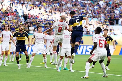 مدرب بنفيكا: الحكم أضرنا.. وكنا نستحق الفوز بـ10 لاعبين على بوكا جونيورز